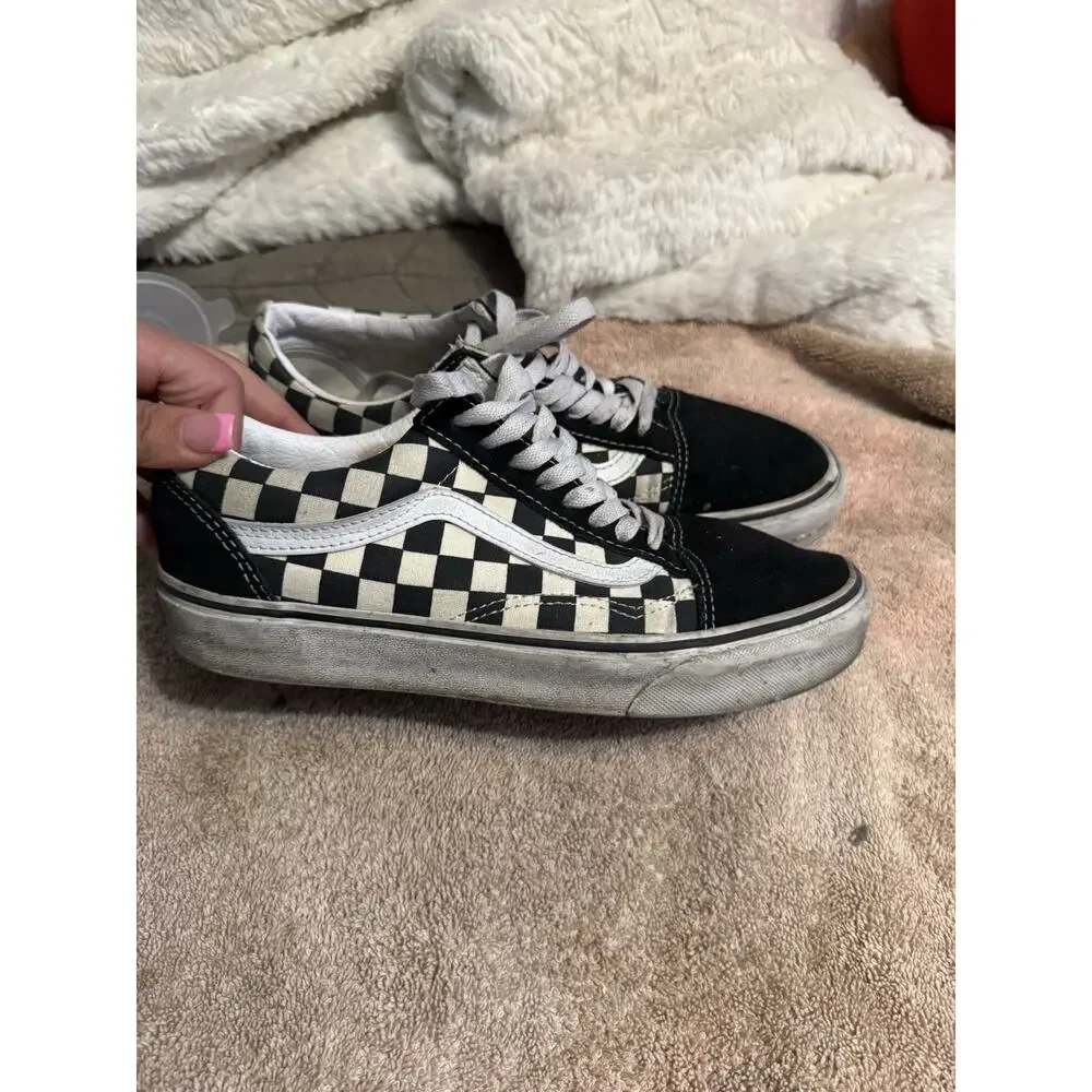 VANS Old Skool Checkerboard Black/White Low Top Lace Up Men's Sneakers
